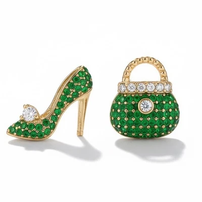 Chico’s Zapato Monedero Pendientes Asimétrico Verde Circonita Esmalte Oro Cristal Bolso De Colección Tachuelas Foto 1 de 4