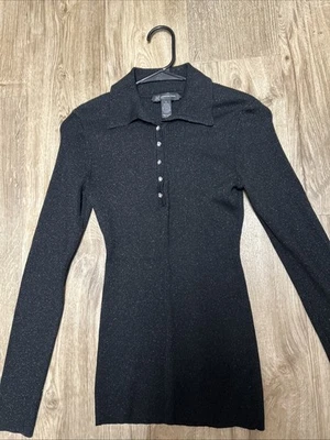 Top INC para mujer negro brillo con botones de estrás talla pequeña Foto 1 de 4