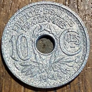 PIECE DE 10 CENTIMES 1945 PETIT MODULE EN ZINC (1055) - Picture 1 of 2