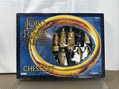 VINTAGE THE LORD OF THE RINGSTHE RETURN OF THE KING PARKER BROTHERS CHESS SET. - Image 1 of 4