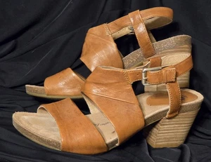 Sandalias suaves de cuero tostado con tiras cómodas para mujer 10 M tacones de bloque - Imagen 1 de 4