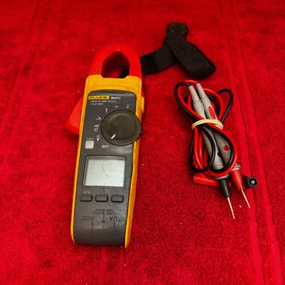 Измеритель зажимов Fluke 902 FC TrueRMS HVAC с проводами без футляра G2U - Изображение 1 из 4