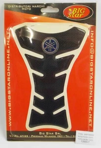 BIG STAR 10AS4441/M FIBRA DE CARBONO ASPECTO TANQUE GASOLINA ALMOHADILLA PROTECTORA YAMAHA 14x21cm - Imagen 1 de 2