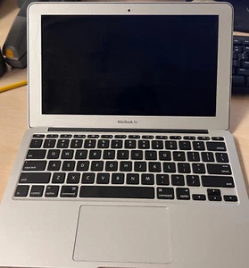 MacBook Air Mid 2011 11" A1370 Intel Core i5-2467M 1.6ghz 128GB SSD - Picture 1 of 3