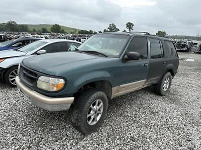 Puerta delantera derecha usada vidrio delantero se adapta a: Ford Explorer 1996 4 puertas delantero derecho grado Foto 1 de 4