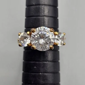 3 Stone Cubic Zirconia Ring Gold Tone Anniversary Right Hand High V Mount Sz 7 - Picture 1 of 9