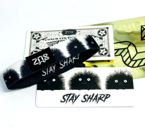ZOX *STAY SHARP* Silver Single Small Goldie Wristband w/Card & WHITE STAR CARD - Picture 1 of 3