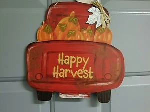 Pequeño camión rojo otoño/otoño "Feliz Cosecha" y calabaza puerta decorativa colgante  - Imagen 1 de 5
