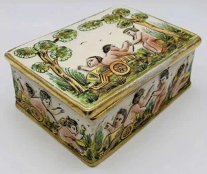 Antique Capodimonte Porcelain Hand Painted Trinket Box Lidded Cherubs Italy - Picture 1 of 12