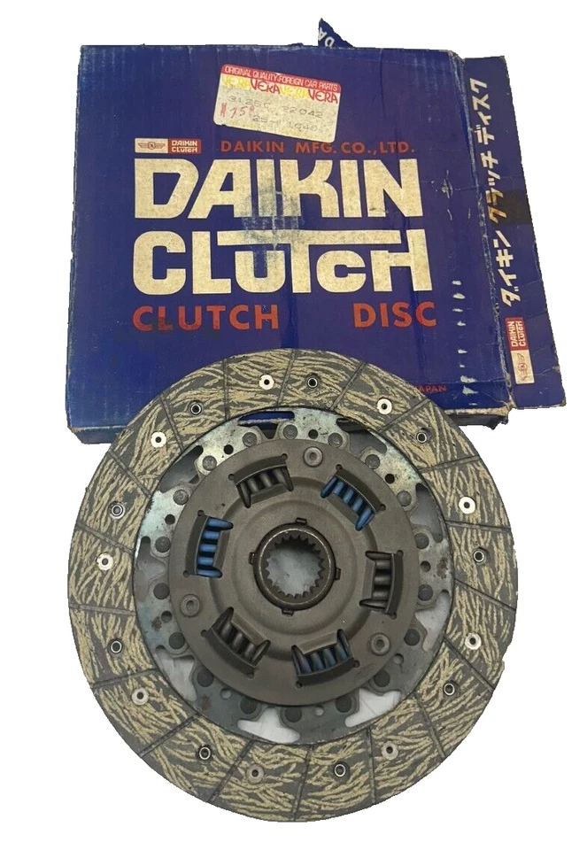 REMANUFACTURED  1974-1979 TOYOTA CORONA CLUTCH 31250-22042 - Image 1 of 4