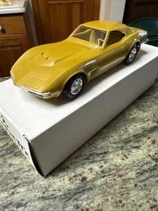 Old AMT 1972 Chevy Corvette Chevrolet Dealer PROMO MODEL Car 1/25 Mustard T-tops - Picture 1 of 10