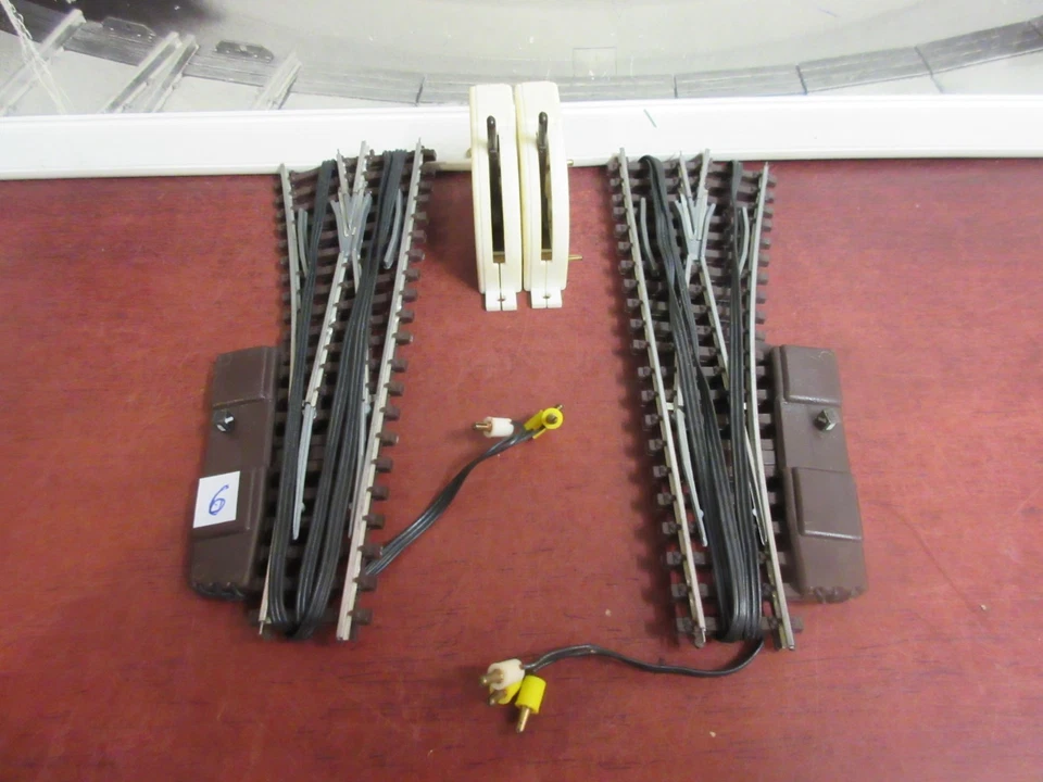 Kleinbahn 1 Paar E - Weichen 643,644 mit 2 Schalter 675 ( 6 ) Funktion ok. - Image 1 of 1