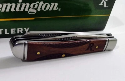 REMINGTON CHECKERED GRIP HUNTING POCKET KNIFE TRAPPER !!! - Image 1 of 4