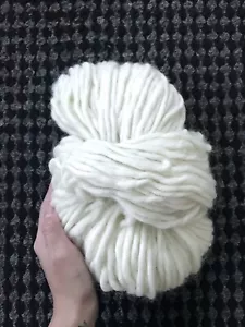 200gm Ivory super bulky wool yarn pencil roving weaving (90 yd/270 ft) - Picture 1 of 1