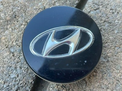 TAPA CENTRAL RUEDA HYUNDAI ACCENT ELANTRA GENESIS SONATA OEM 52960-3K210 2007-2011 Foto 1 de 3