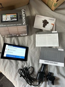 Garmin DriveSmart 51 LMT-S 5" GPS Navigator (010-01680-05) - Picture 1 of 7