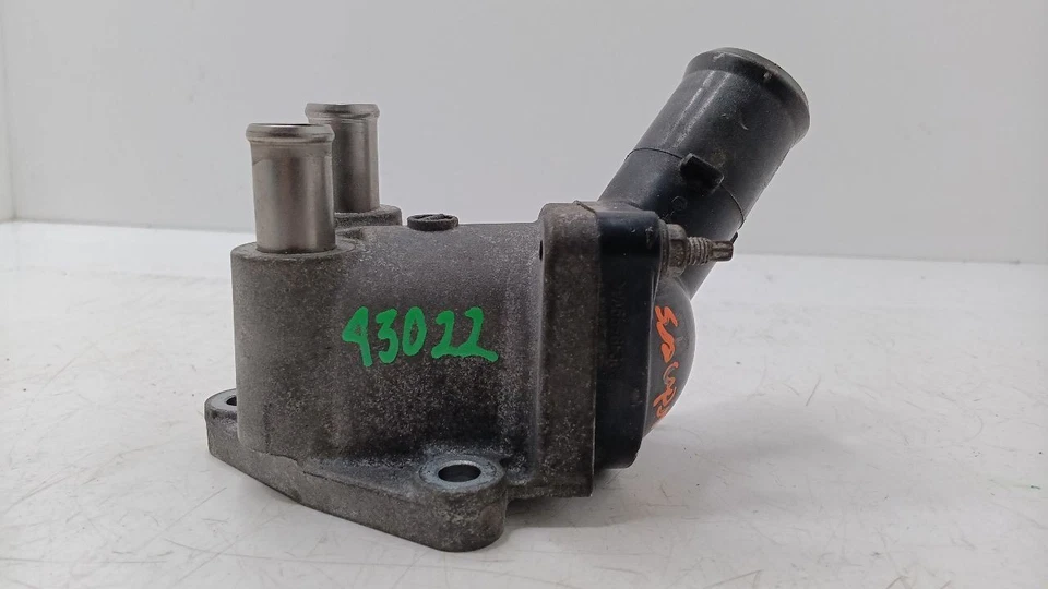 Carcasa termostato Corolla 2016 1393452 Foto 1 de 4