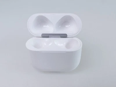 Apple AirPods 4. Generation Ladecase A3058 Case LEER gebraucht #195 - Bild 1 von 4