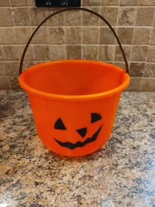 Trick or Treat Pumpkin Jack-O-Lantern Plastic Bucket Pail - Picture 1 of 6