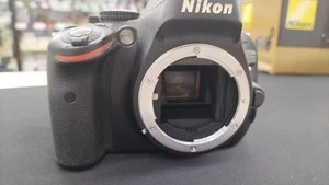 NIKON D5100 Digital SLR Camera with 16MP and HD Video - Picture 1 of 8
