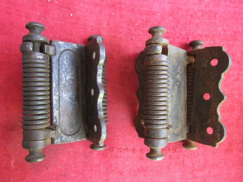 SET OF ANTIQUE VICTORIAN CAST IRON SCREEN DOOR DOUBLE SPRING HINGES Cover