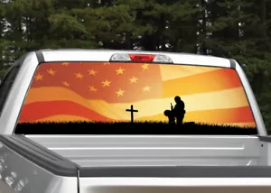 Calcomanía gráfica Fallen Soldier American Flag Sunset ventana trasera para camión SUV furgoneta - Imagen 1 de 3