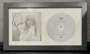 Taylor Swift FIRMADO Departamento de Poetas Torturados (TTPD) - Enmarcado - Imagen 1 de 1