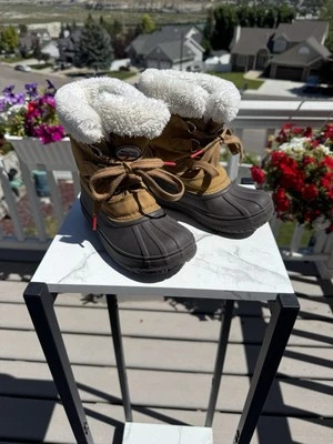 NAUTICA LITTLE BOYS SNOW BOOTS, SZ 12, LACE UP, IVORY & BROWN, VERY NICE SHAPE - Image 1 of 4