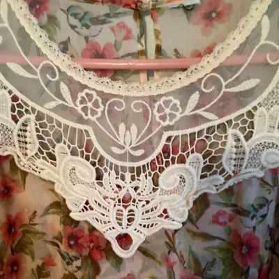 Топ женский Pretty Lauren Conrad Princess размер L кружевной с цветами длинным рукавом - Изображение 1 из 4