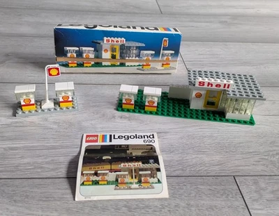 Lego Legoland Shell Garage 690 - Boxed 100% Complete & Instructions 1974 - Image 1 of 4
