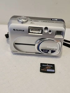 Fujifilm FinePix A210 3,2 megapixel fotocamera digitale - argento testato funziona! - Foto 1 di 13