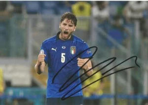 ITALY & JUVENTUS: MANUEL LOCATELLI SIGNED 6x4 ACTION PHOTO+COA - Picture 1 of 1