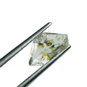 1.90 Cts Rare FACETED UV Reactive Petroleum Quartz Loose Gemstones from Pakistan - Picture 1 of 5