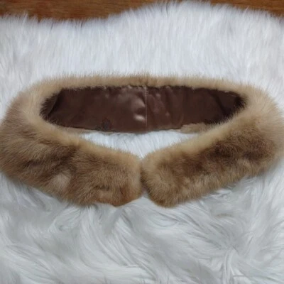 Pele de colarinho estola vintage? Cor bronzeada sem marca  - Imagem 1 de 4