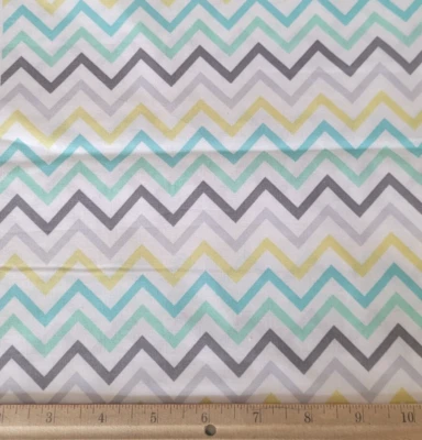 Tela de algodón con diseño Chevron Zig Zag verde, gris y blanco Foto 1 de 3