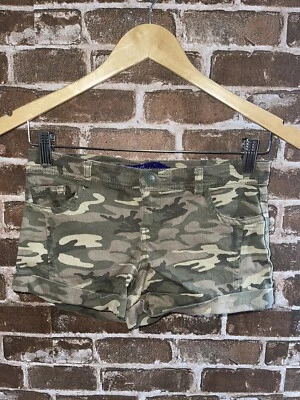 MILEY CYRUS MAX AZRIA FEMININO JÚNIOR TAMANHO 1 SHORTS CAMUFLADO ALGODÃO STRETCH - Imagem 1 de 3