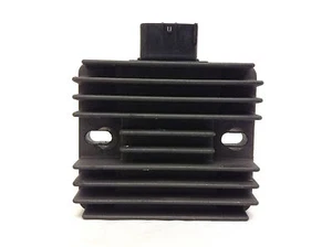 KAWASAKI NINJA EX650 KLE650 VOLTAGE REGULATOR 21066-0033 -- 7954 MILES - Picture 1 of 3