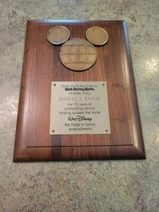 Vintage 10 Year Cast Member Disney Service Award Mickey Mouse Ears  Wood Plaque - Picture 1 of 7