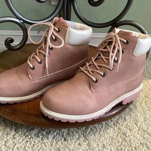 DAMEN ROSA KNÖCHEL MODISCHE WANDERSTIEFEL DESERT TRAIL COMBAT WALKING GRÖSSE 10,5 - Bild 1 von 5