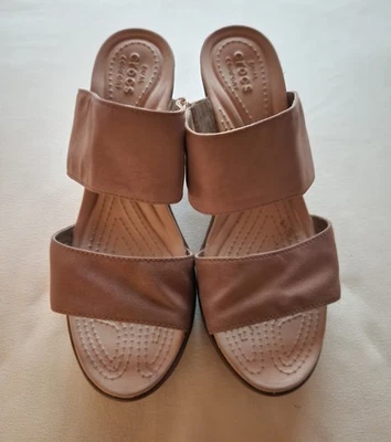 NUEVAS Sandalias Crocs Leigh II 2 Correas Cuña Para Mujer Talla 7 Foto 1 de 4
