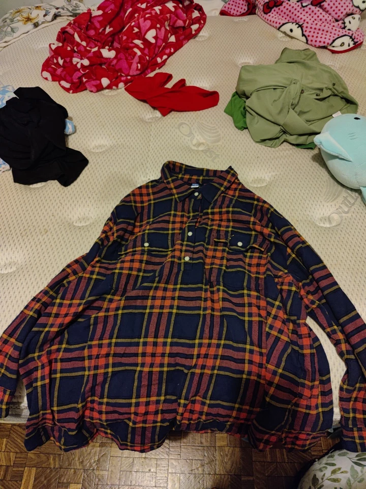 Old navy maternity Flannel size XL  - Image 1 of 2