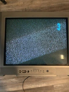 Emerson EWF2004 20” Retro Gaming CRT TV - no Remote - Picture 1 of 6