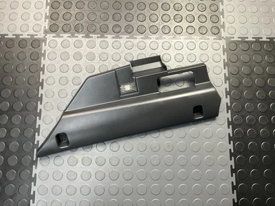 Volvo V60 2015-2019 tablero inferior derecho moldura panel cubierta OEM Foto 1 de 3