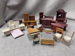 Vintage Mix Dollhouse Miniature Wood Furniture Lot Many Pieces Repairs For Some - Foto 1 di 11