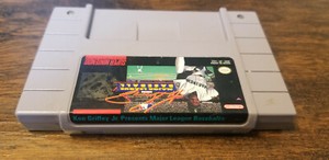 Ken Griffey Jr. Presents Major League Baseball Super Nintendo SNES