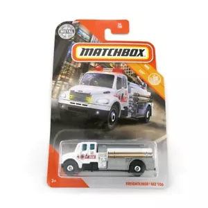 Matchbox Freightliner M2 106 Modellino Camion Cisterna Automobile Auto 1:64 - Foto 1 di 2
