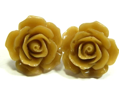 棕色雕刻玫瑰耳环耳钉棕褐色花朵树脂穿孔 — 第 1/4 张图片