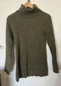 Suéter Banana Republic Verde Oliva Mezcla Lana Acanalado Cuello Alto Talla Pequeña - Imagen 1 de 9