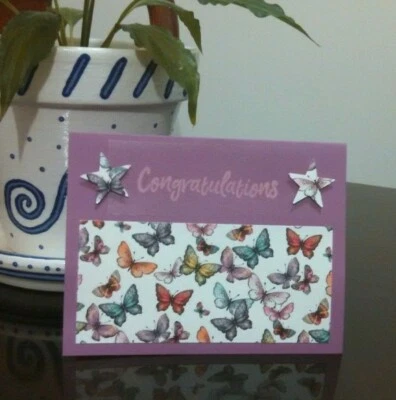 Tarjeta de felicitación hecha a mano con mariposas, también cumpleaños, pensando en ti Foto 1 de 4