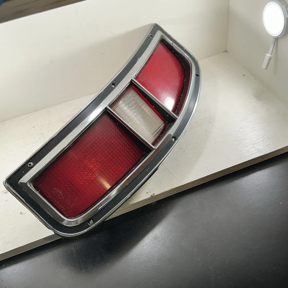 Оригинальный задний фонарь для Ford D1AB13441B подходит для универсала седана 71-72 Galaxie LTD Country Squire - Изображение 1 из 4